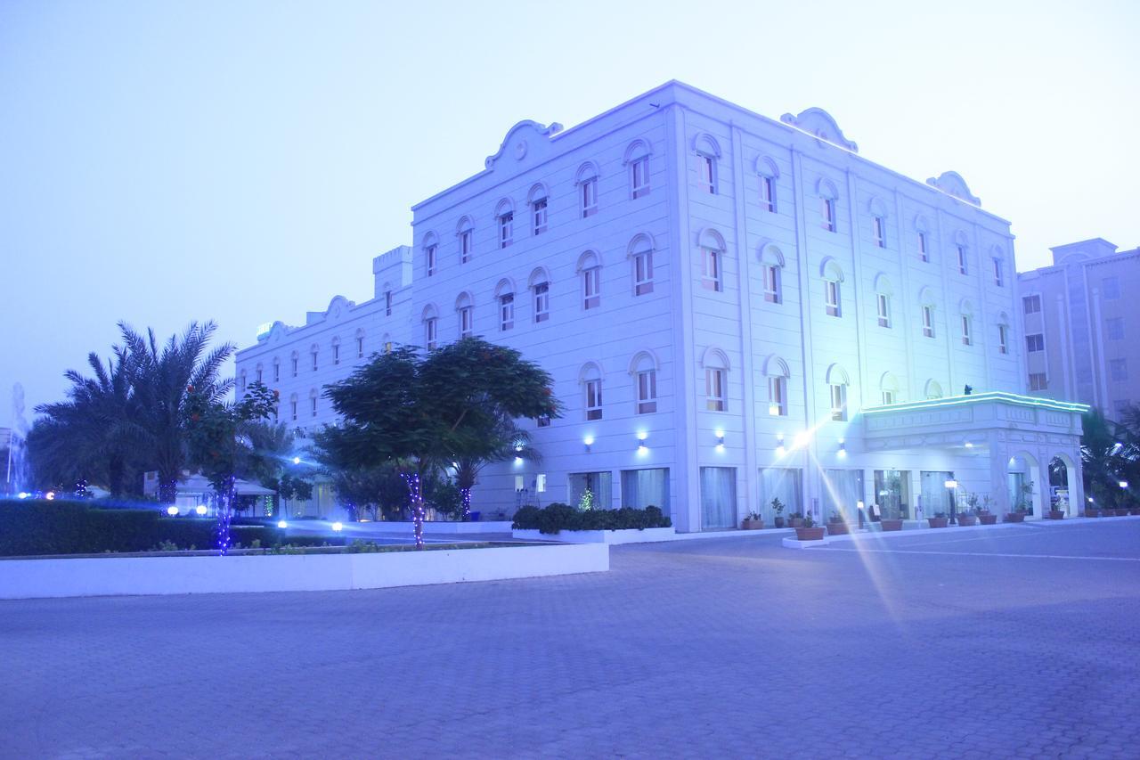 فندق رويال غاردنز صحار المظهر الخارجي الصورة