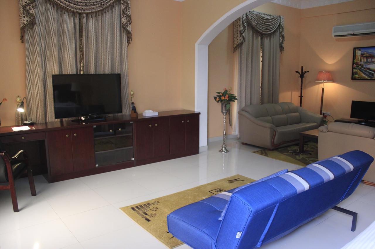 فندق رويال غاردنز صحار المظهر الخارجي الصورة